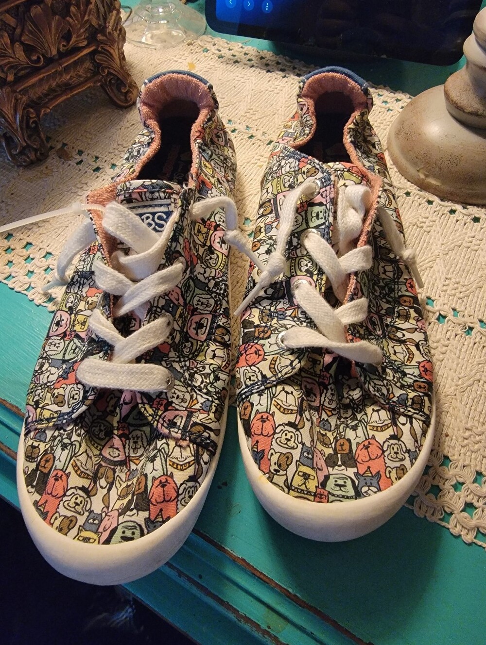 Bobs Ladies Size 10 Shoes